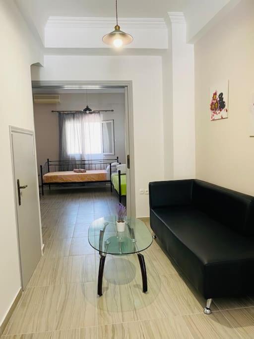 Appartamento Modern 2Br Near Centre -5Min Wlk Patras Esterno foto