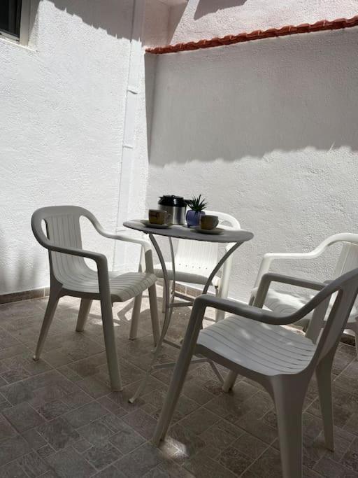Appartamento Modern 2Br Near Centre -5Min Wlk Patras Esterno foto